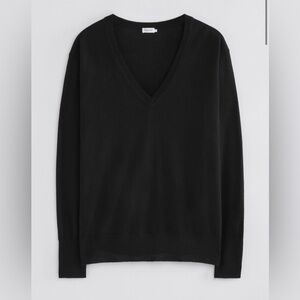 🧵Filippa K 🧵 Black V-Neck 100% Merino Sweater XS